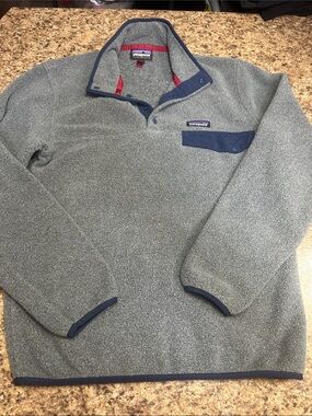 Men’s EUC Patagonia Heather Gray Fleece Pullover with Navy Accents Synchilla S